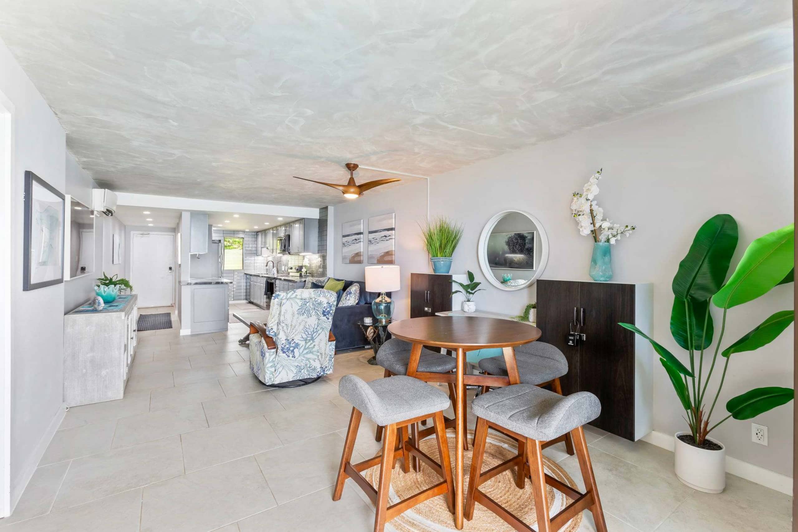 Condo in Wailuku · ★4.88 · 2 bedrooms · 4 beds · 2 private baths - Image 11