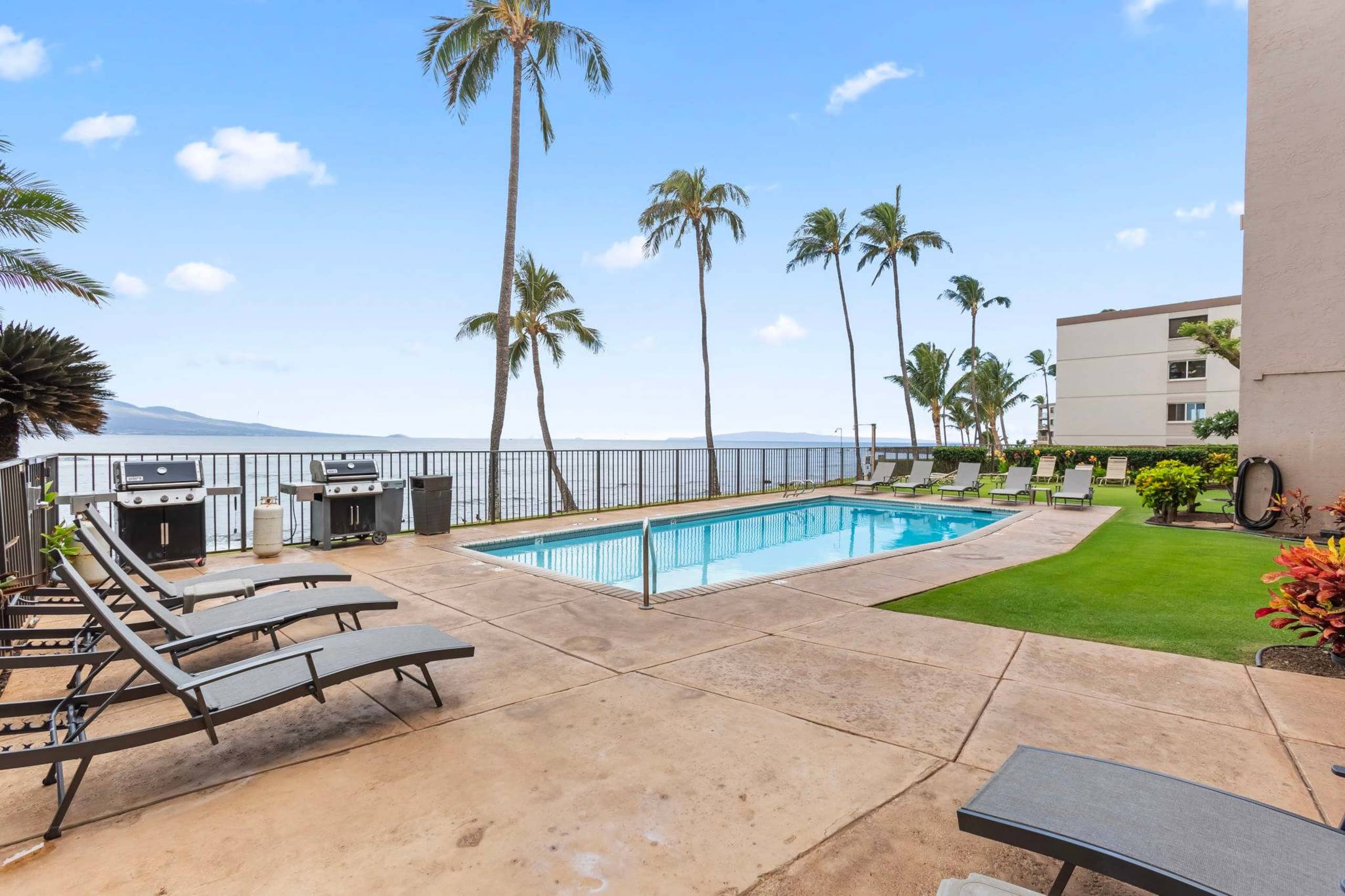 Condo in Wailuku · ★4.88 · 2 bedrooms · 4 beds · 2 private baths - Image 59