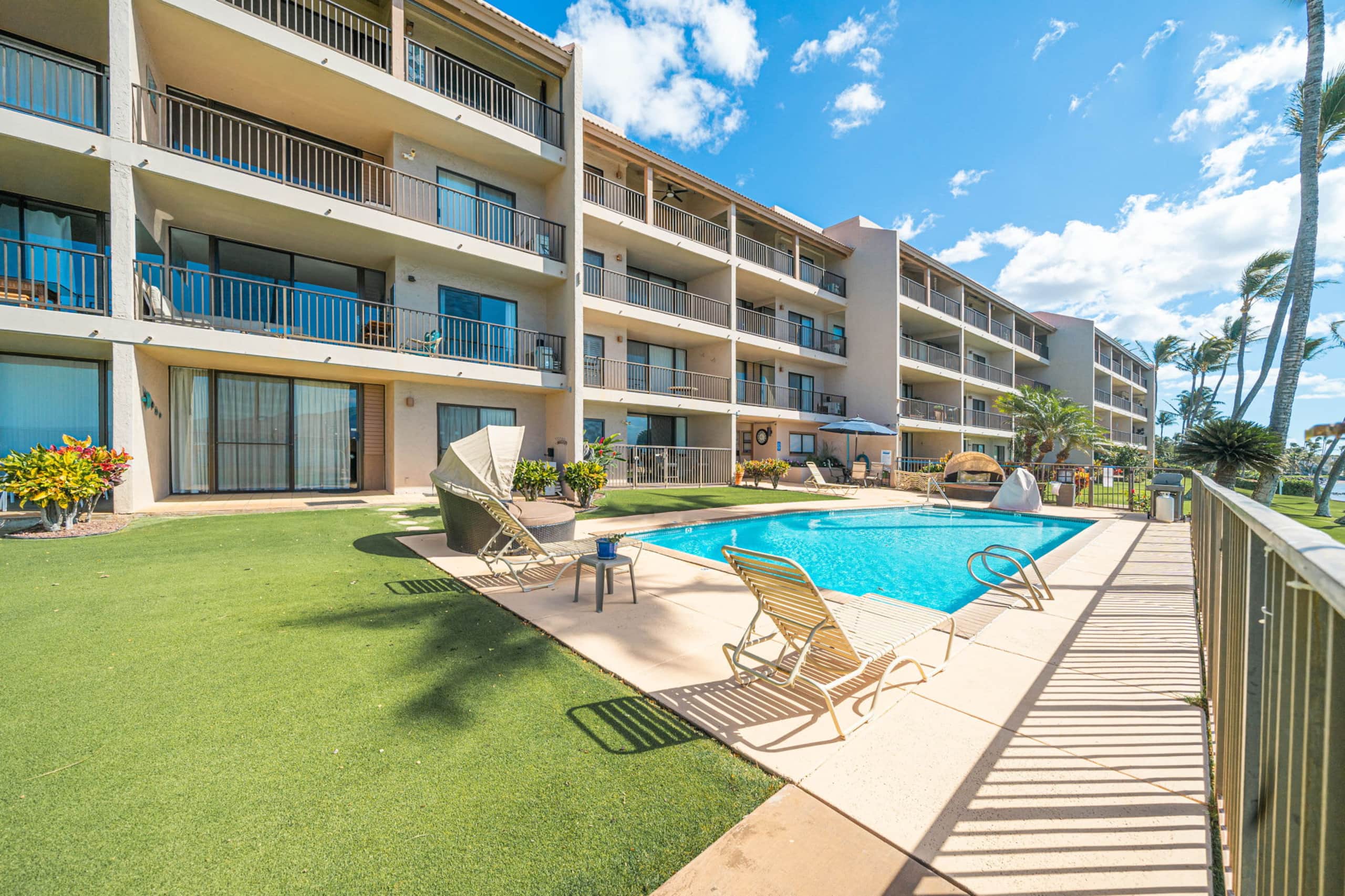Condo in Wailuku · ★4.88 · 2 bedrooms · 4 beds · 2 private baths - Image 66