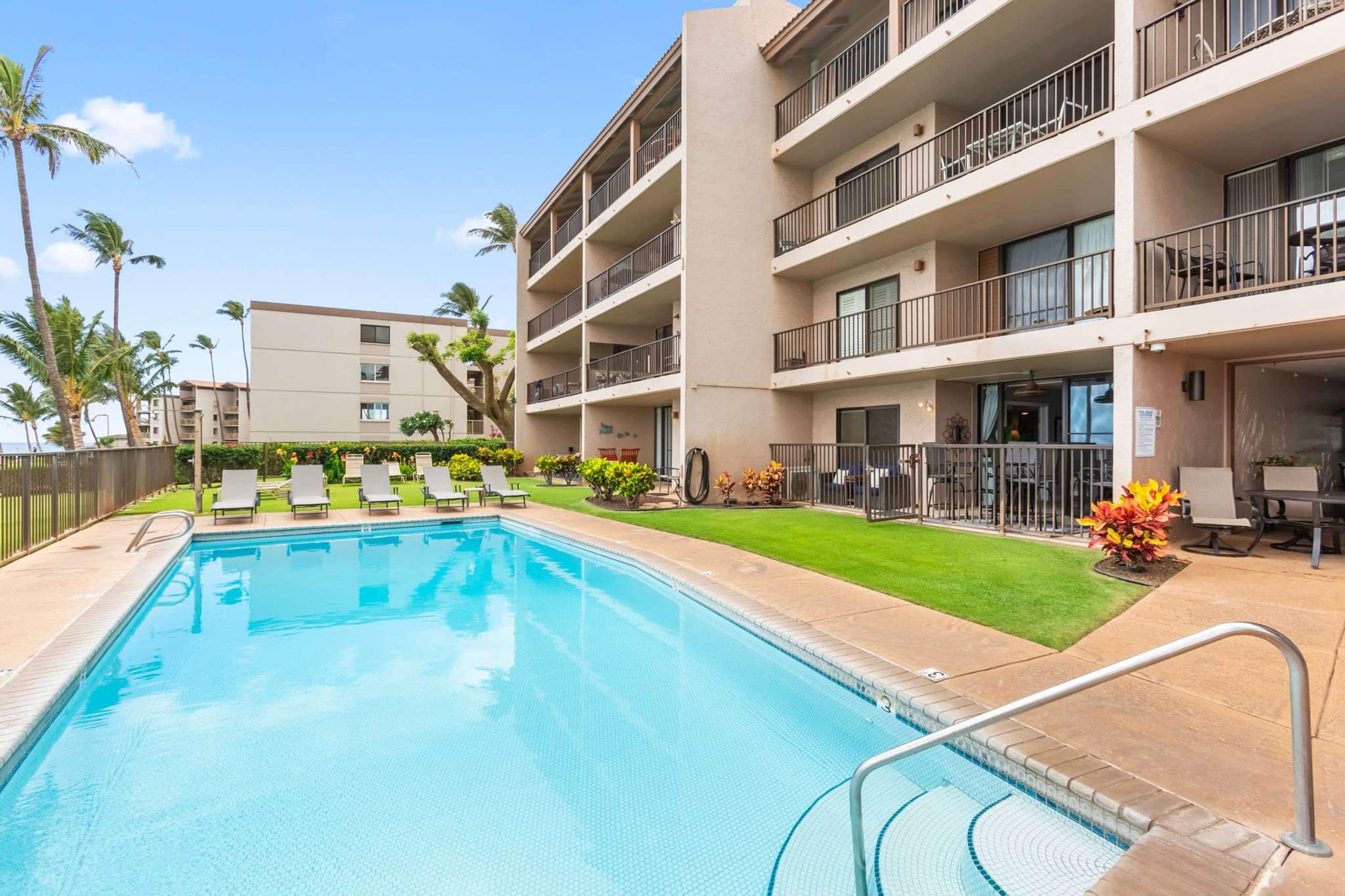 Condo in Wailuku · ★4.88 · 2 bedrooms · 4 beds · 2 private baths - Image 60