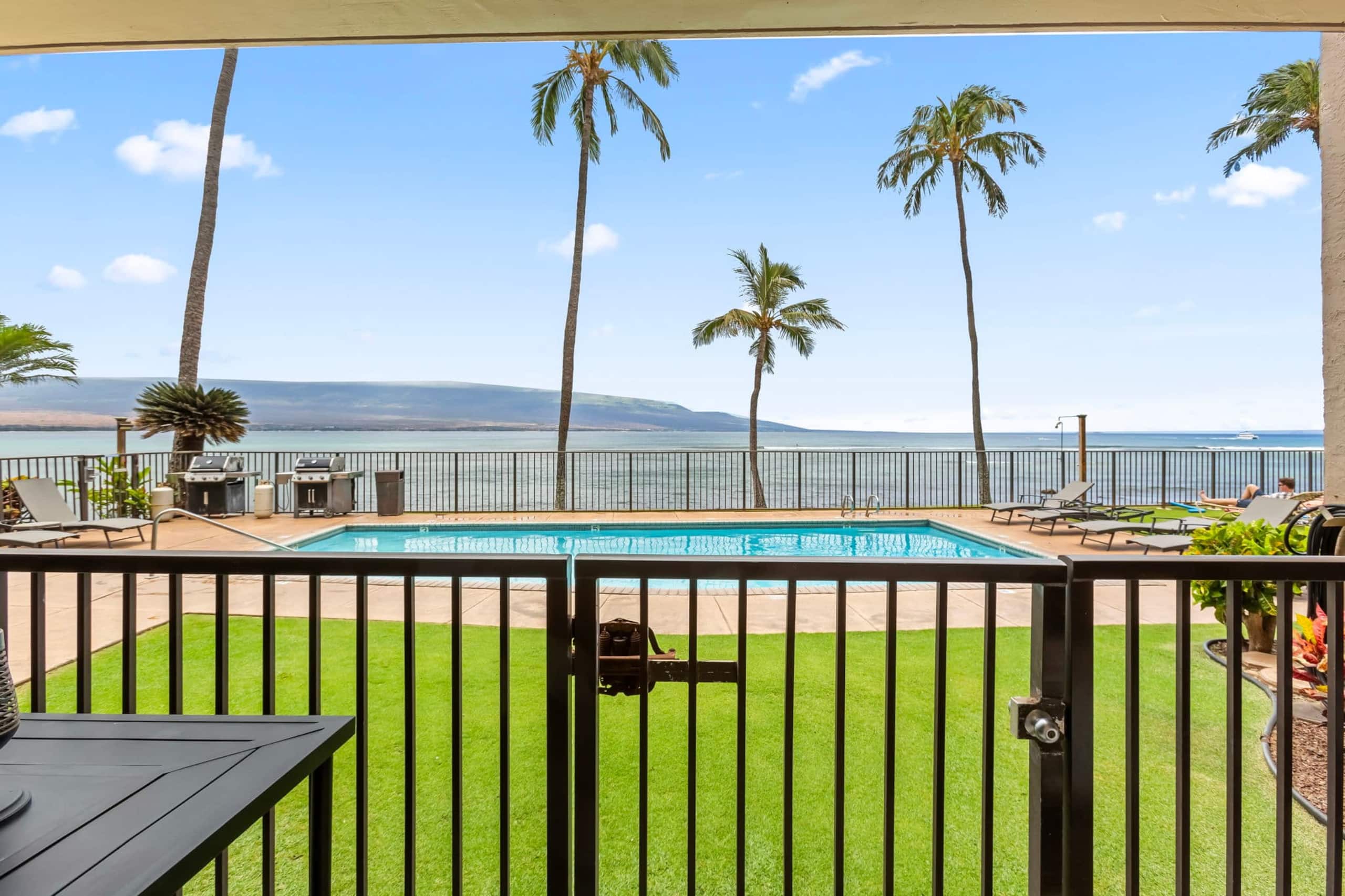 Condo in Wailuku · ★4.88 · 2 bedrooms · 4 beds · 2 private baths - Image 53