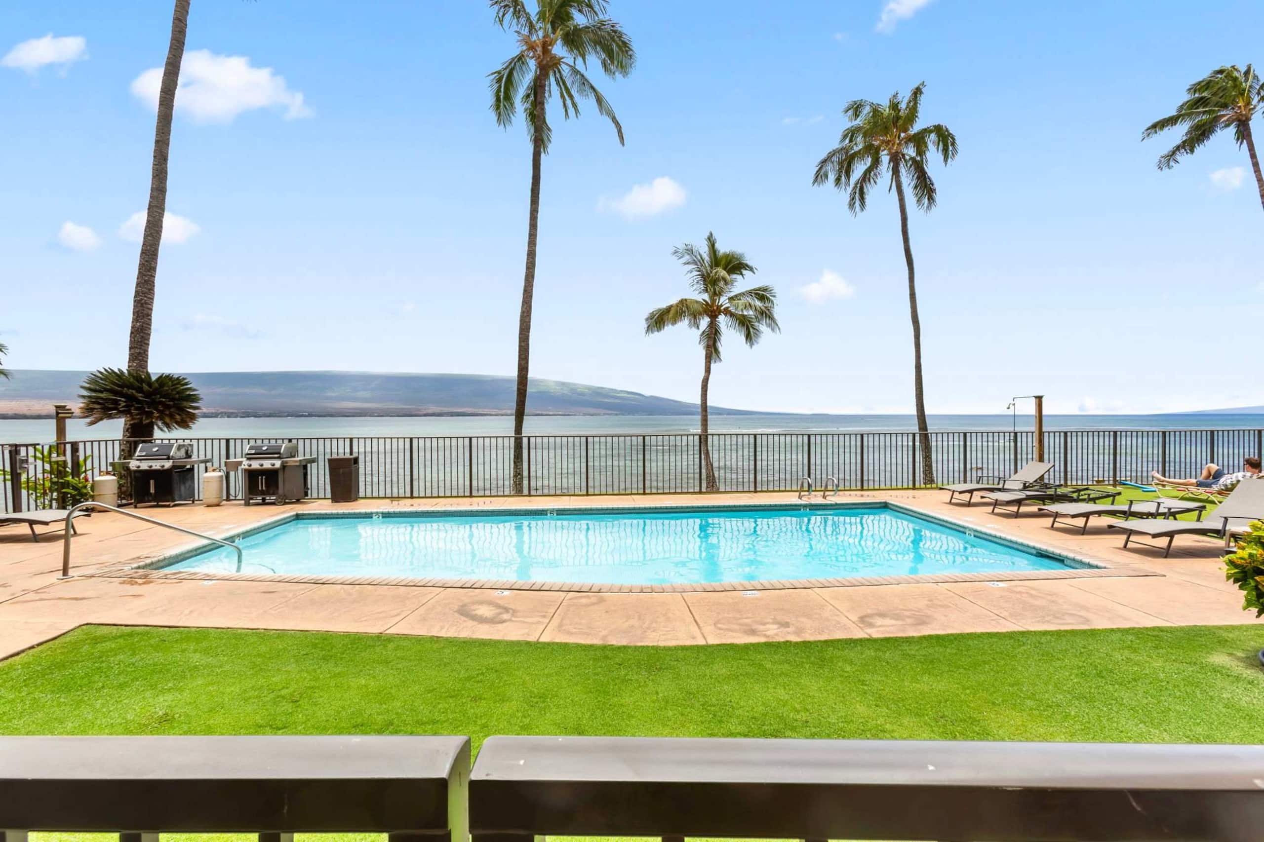 Condo in Wailuku · ★4.88 · 2 bedrooms · 4 beds · 2 private baths - Image 6