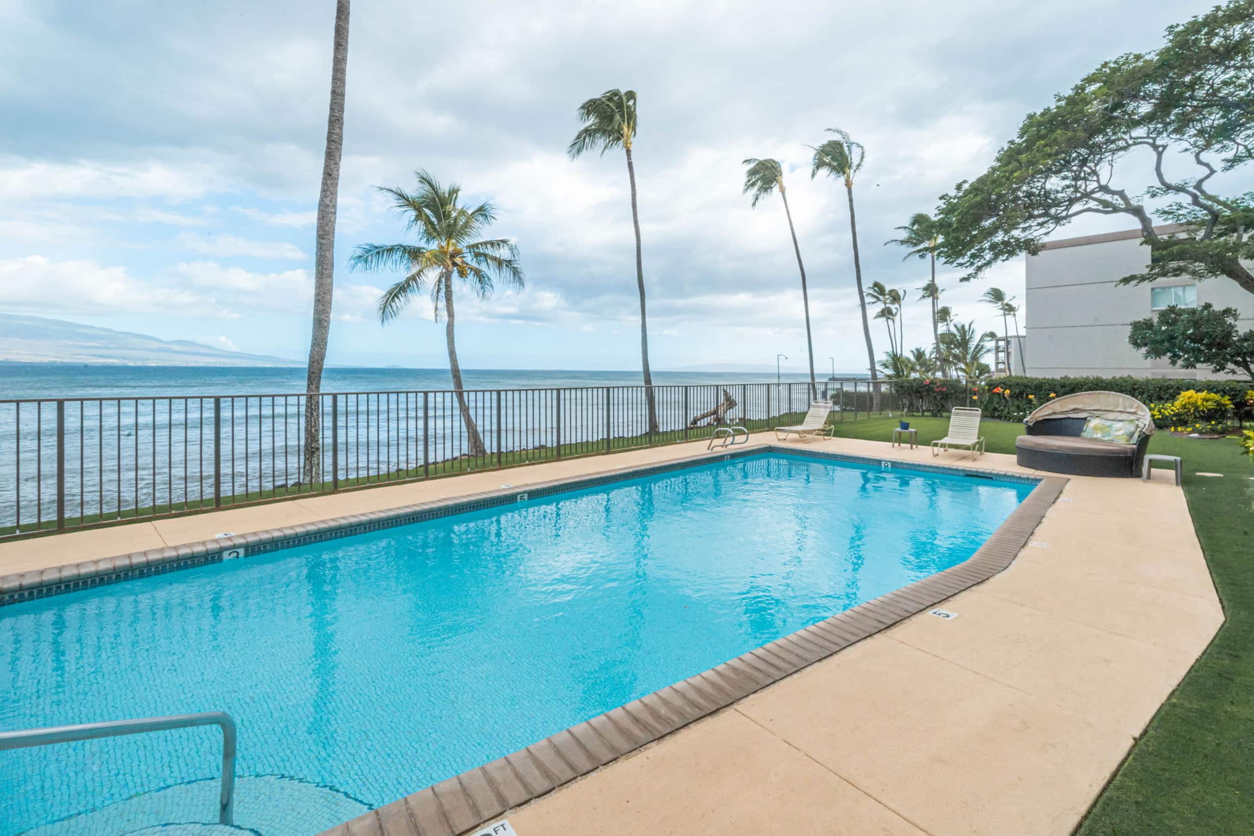 Condo in Wailuku · ★4.88 · 2 bedrooms · 4 beds · 2 private baths - Image 65