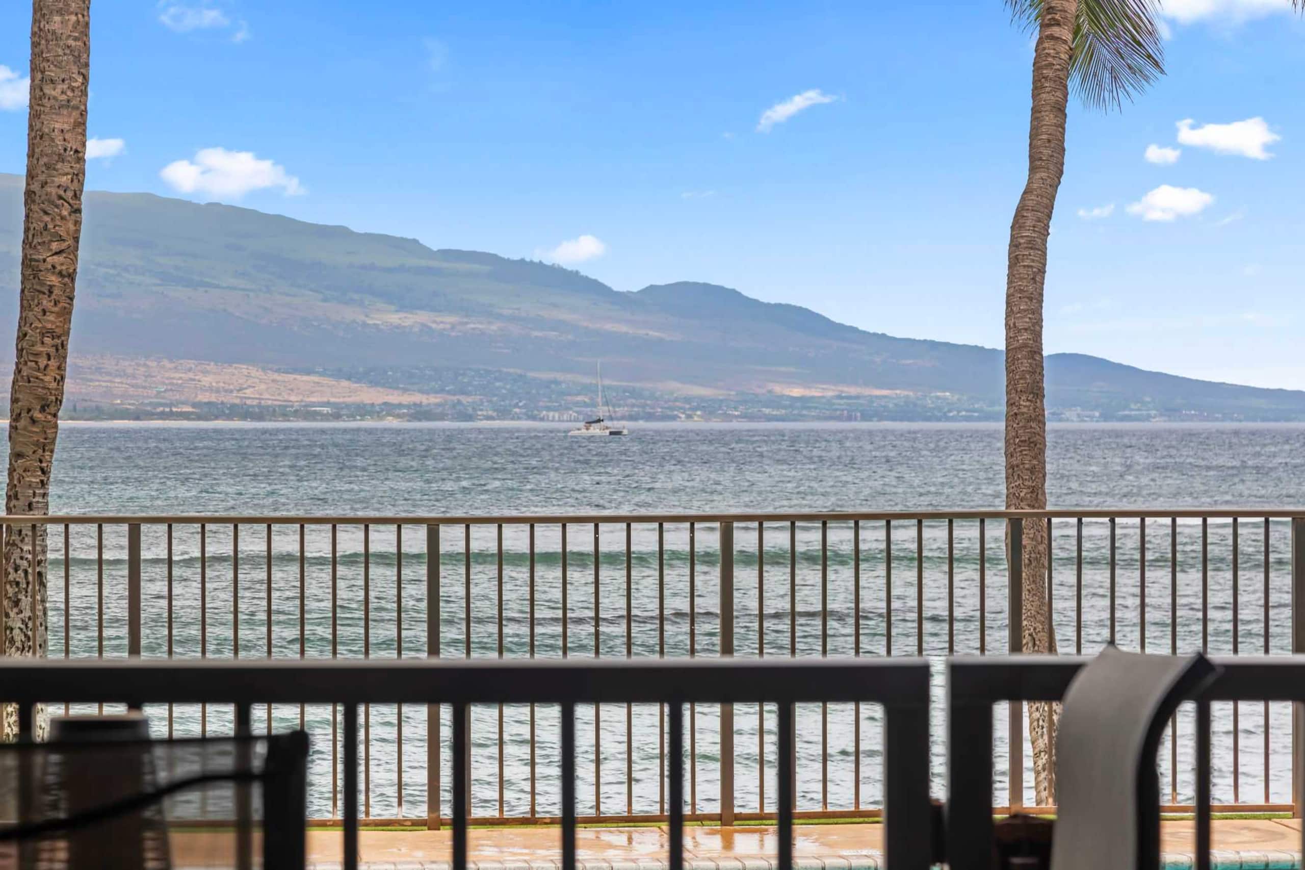 Condo in Wailuku · ★4.88 · 2 bedrooms · 4 beds · 2 private baths - Image 7