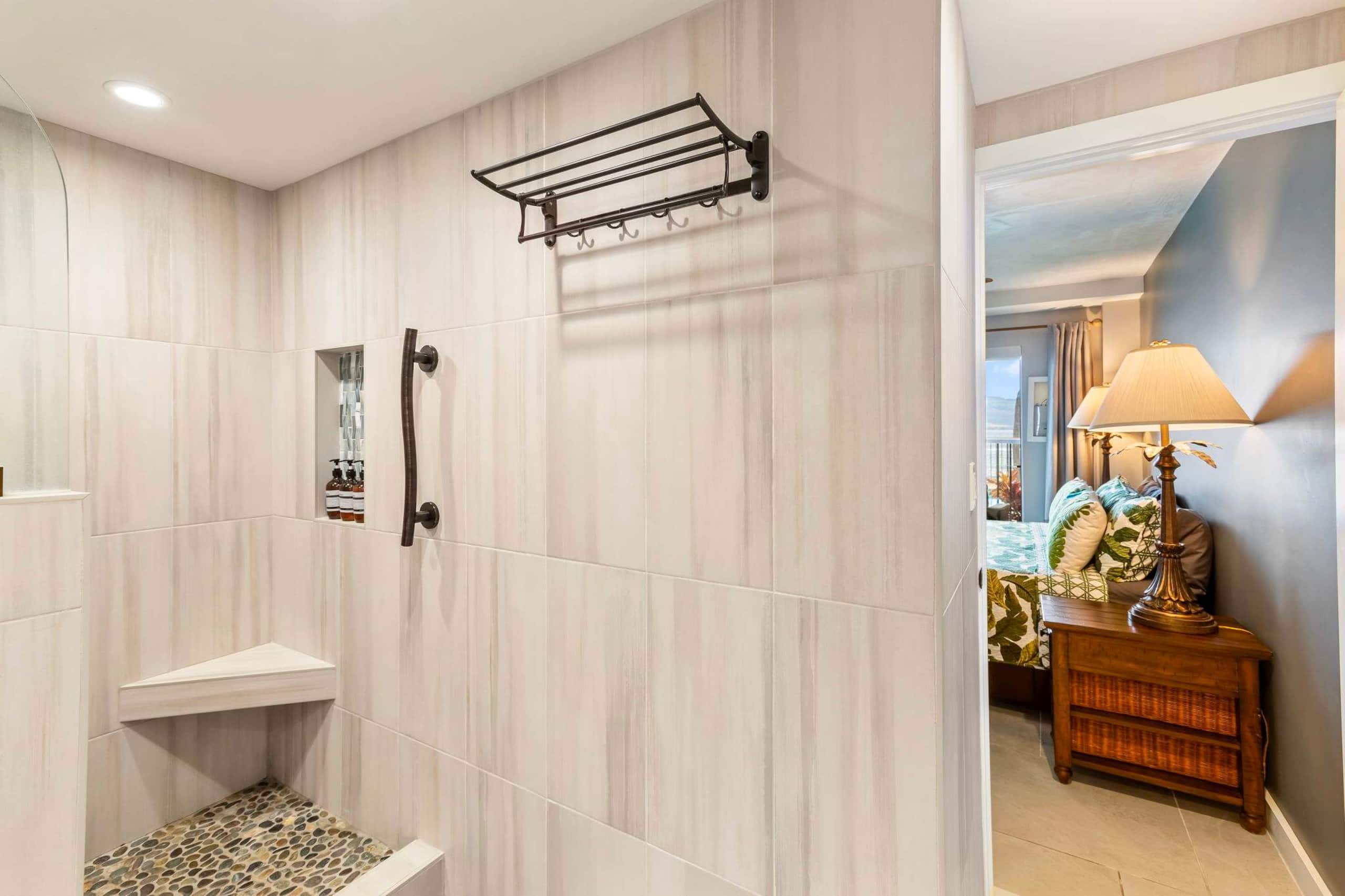 Condo in Wailuku · ★4.88 · 2 bedrooms · 4 beds · 2 private baths - Image 18