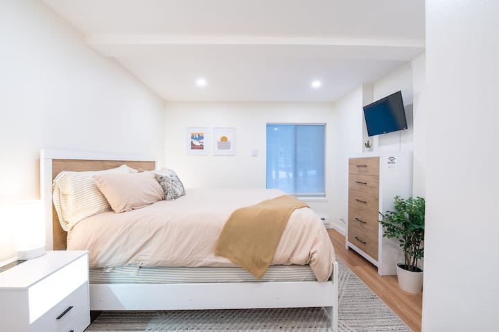 Dhoma kryesore e gjumit me krevat dopio "king"