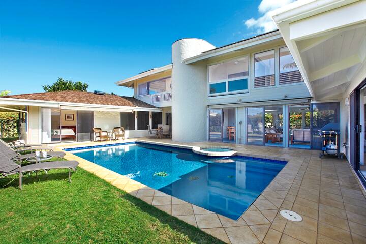 Gorgeous 5BD 4BA Luxury Home with Pool & Hot Tub!