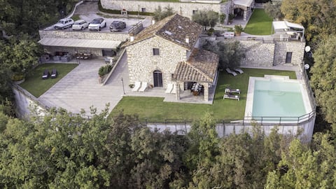 Villa Le Croci beautiful tuscan villas with infini