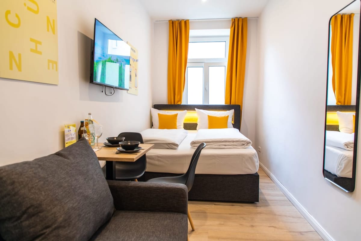 Popular Airbnb listing: Deluxe Apartment - Servus Apartments in Obergiesing