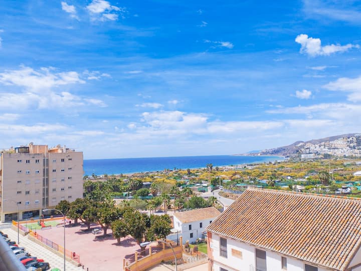 Spacious 4 Bedroom With Parking, Town Centre Nerja - Nerja