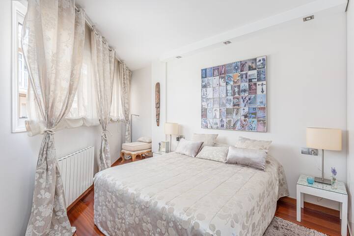 Oasis in the City – Splendid Seaside Villa gallery image 3