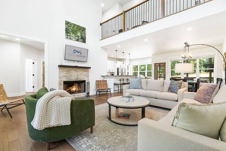 Luxury Pool Home + Hot Tub | Biltmore Pass Incl. gallery image 2