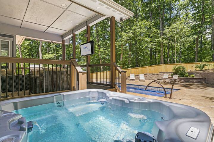 Luxury Pool Home + Hot Tub | Biltmore Pass Incl. gallery image 3