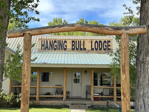 Hanging Bull Lodge in Encampment, WY