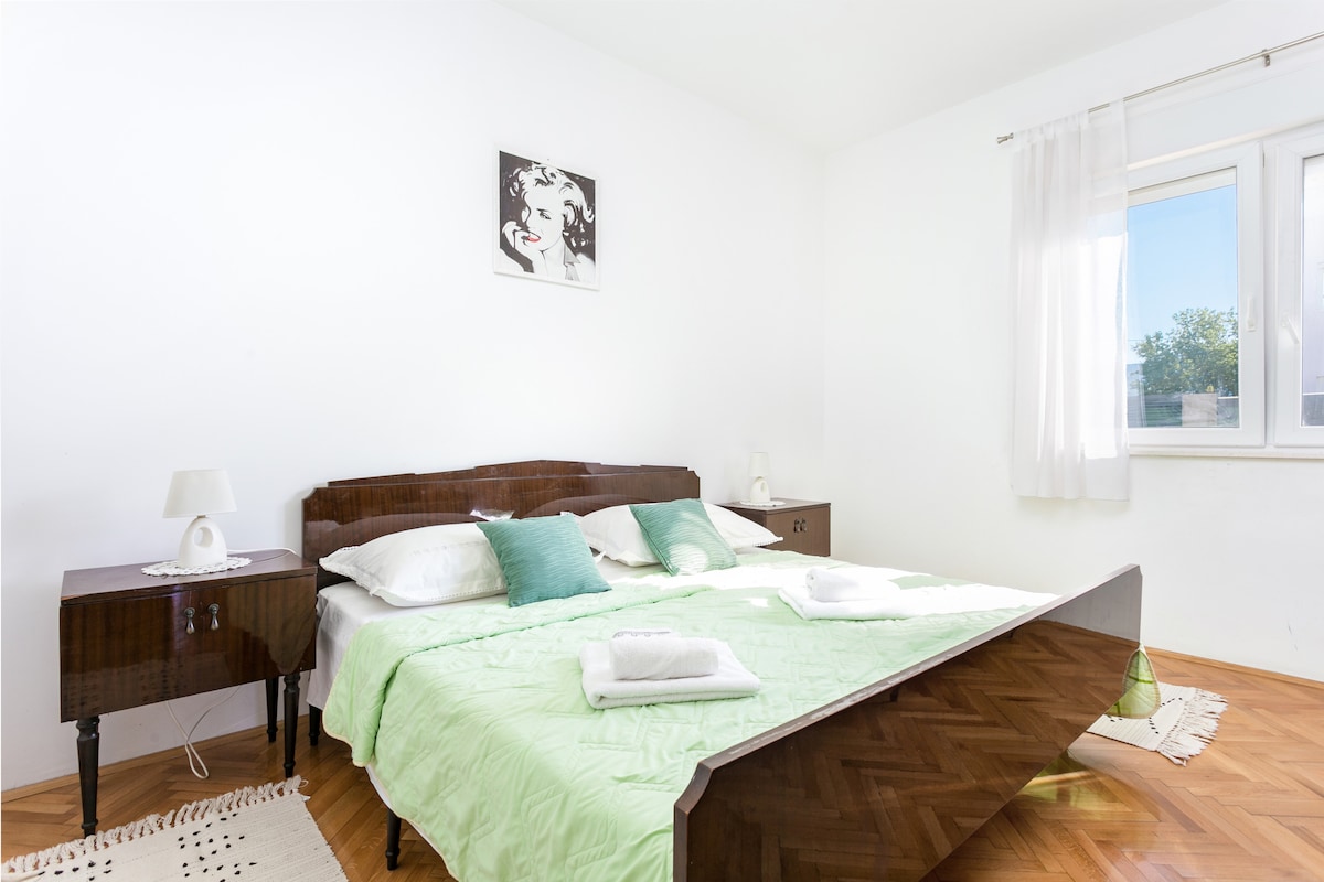 卧室，表面： 15平方米