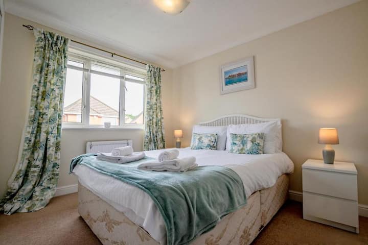 Pirie Avenue, Worcester - Anfitrión y estadía