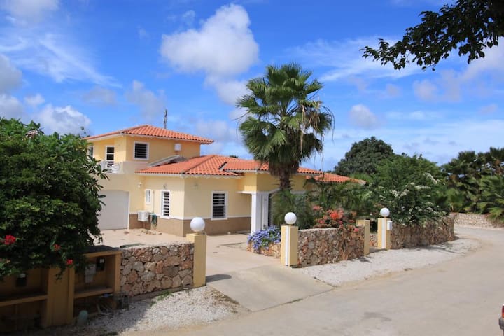 Book A Paradise managed Airbnb listing 3