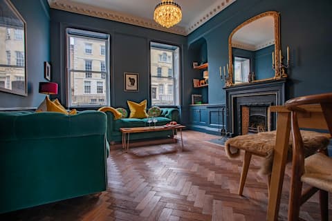 Top Airbnb: Exquisite grandeur - Central Bath in Charlcombe