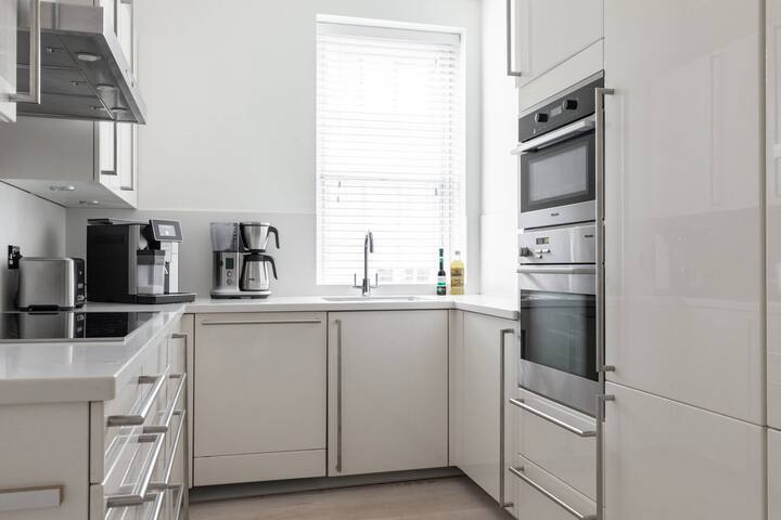 Sloane Court East VI by onefinestay gallery image 5