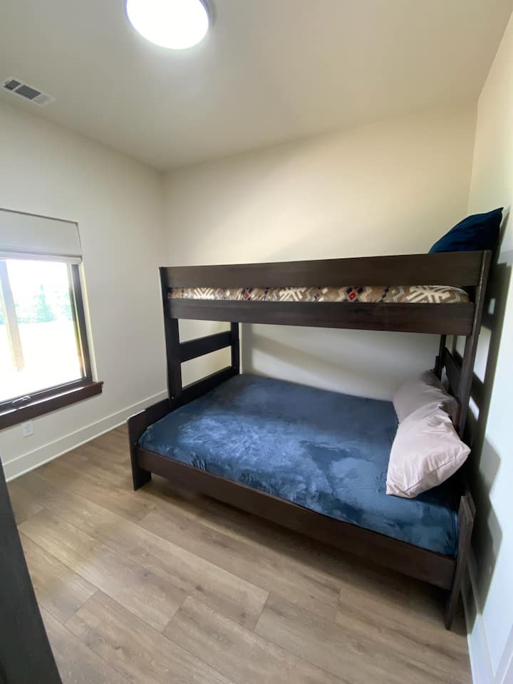 Bunk room. Twin over Full