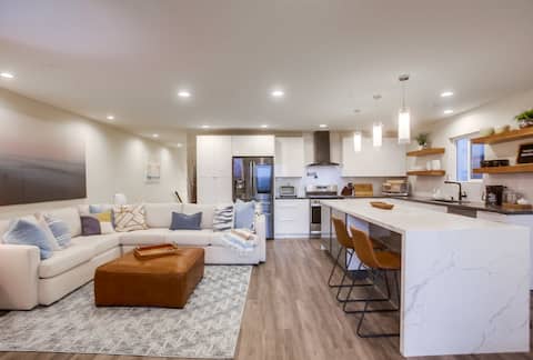 Popular Airbnb listing: Sea Glass Beach Condo in Del Mar