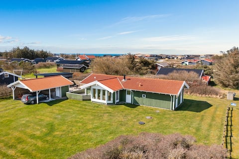 Lovely, authentic holiday home 350 meters from.