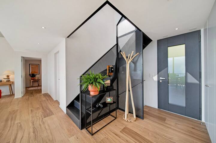 Villa Rose in the center of Montreux by GuestLee gallery image 4