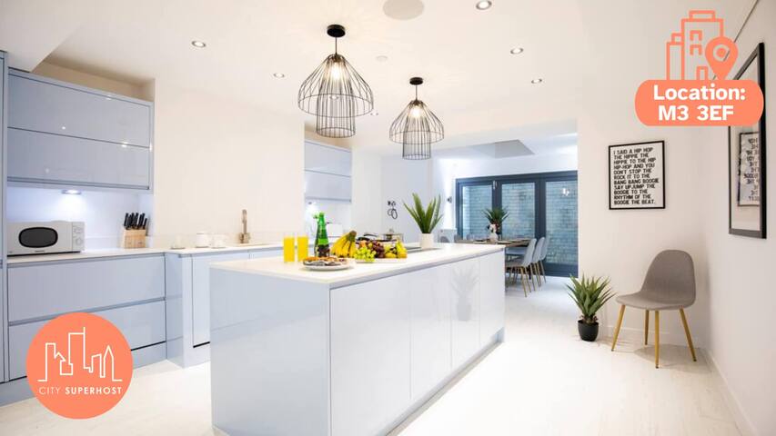 Roof Terrace Townhouse by City SuperHost