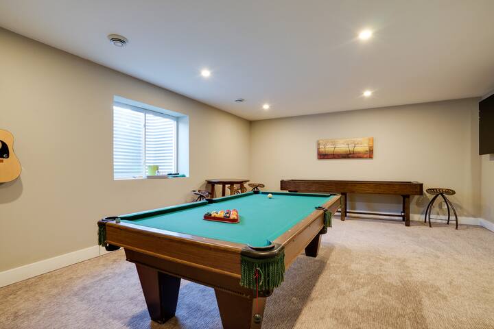 Spacious Minneapolis Vacation Rental w/ Game Room! gallery image 2