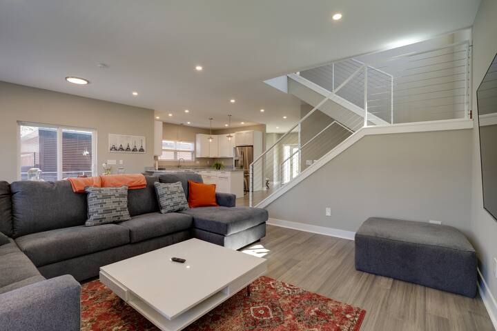 Spacious Minneapolis Vacation Rental w/ Game Room! gallery image 3