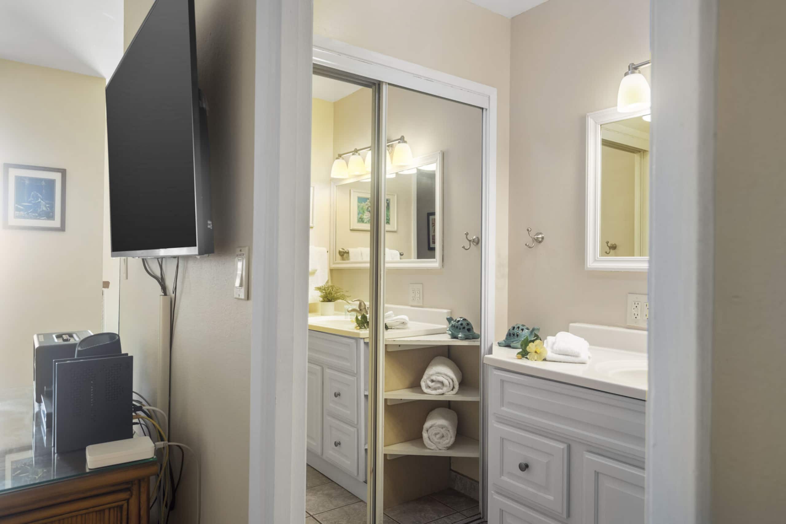 Condo in Lahaina · ★4.79 · Studio · 1 bed · 1 bath - Image 4
