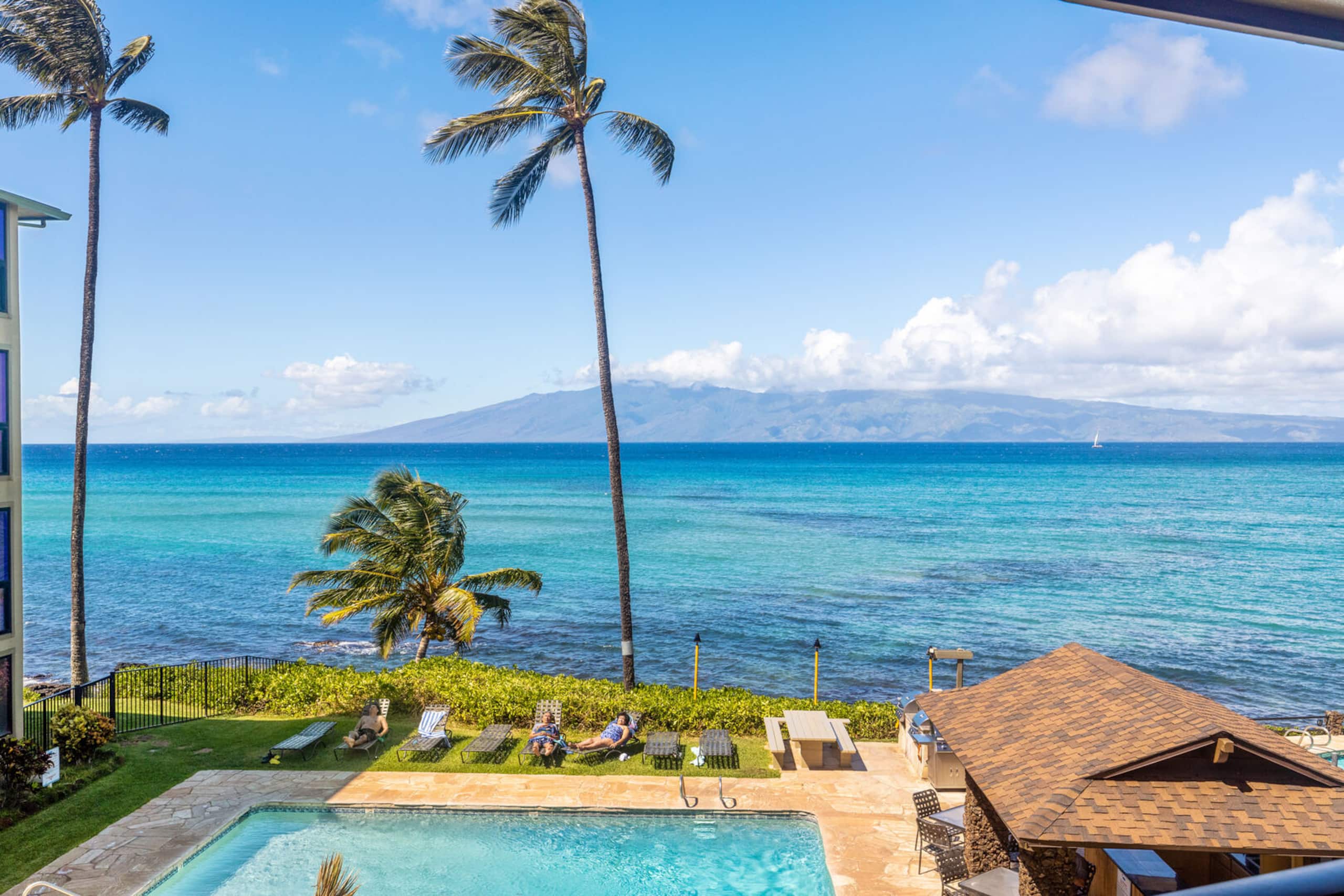 Condo in Lahaina · ★4.79 · Studio · 1 bed · 1 bath - Image 10