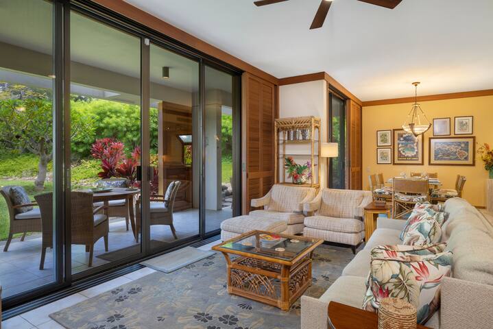 Ocean Front Condo w/ Fitness Center Access gallery image 5