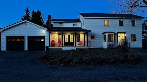 Spacious Colonial | Large Groups | Fire Pit