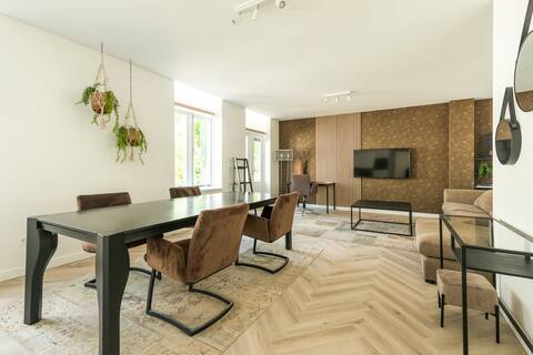 NEW XL Prestige Home with balconies