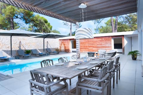 Top performing Airbnb: La Pinède by Pinarello Villa Services in Zonza