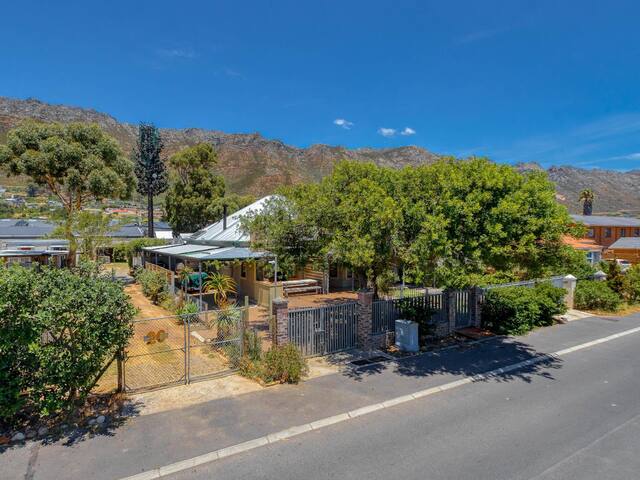 Farmhouse gallery image 2