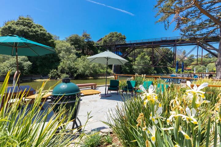 Bridgeport Bungalow on the River gallery image 5