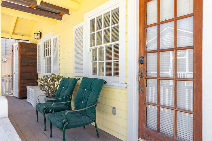 Bridgeport Bungalow on the River gallery image 3