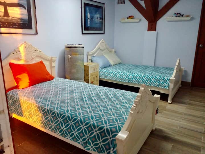 Habitación 3: la entrada está afuera.