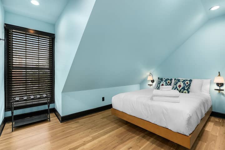 The third floor features three more private bedrooms, each with a queen-size bed. Plus, you'll find two full-size bathrooms on the same floor, providing ample space for getting ready.