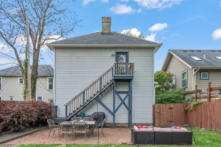 Entire Duplex | Fenced Backyard | Garage | Grill gallery image 2