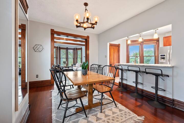 Entire Duplex | Fenced Backyard | Garage | Grill gallery image 5