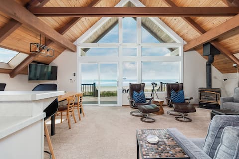 The Lookout - Beachfront, amazing views!