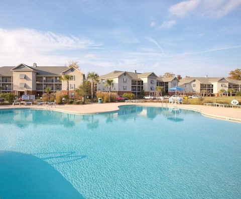 Popular Airbnb listing: Lakeside Bliss: 2BR Suite at Wyndham Lake Marion in Santee