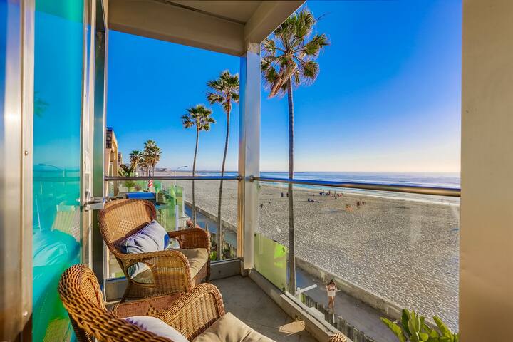 South Beach 5 | Oceanfront 3BR in Mission Beach gallery image 2