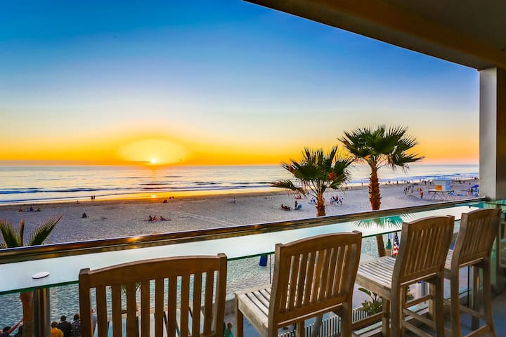 South Beach 5 | Oceanfront 3BR in Mission Beach