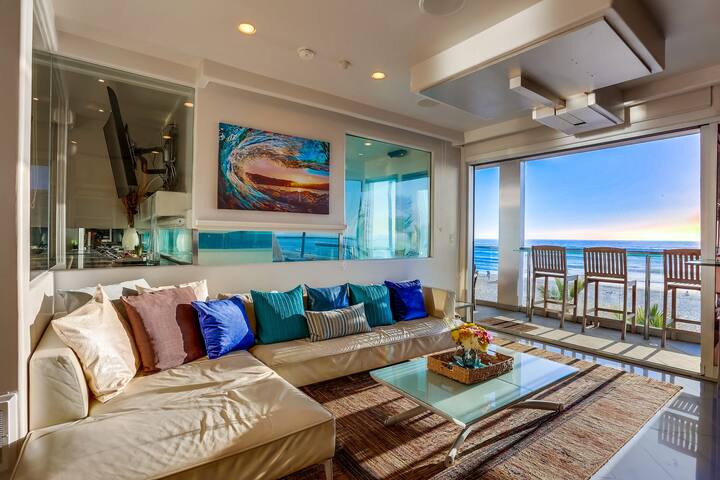 South Beach 5 | Oceanfront 3BR in Mission Beach gallery image 3