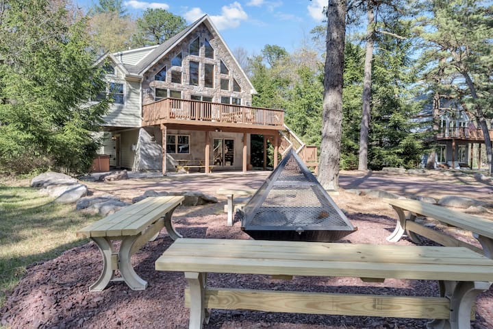 Big Horn By Pmr: 6br/4ba, Sleeps 17, Hot Tub - Pocono Mountains, PA