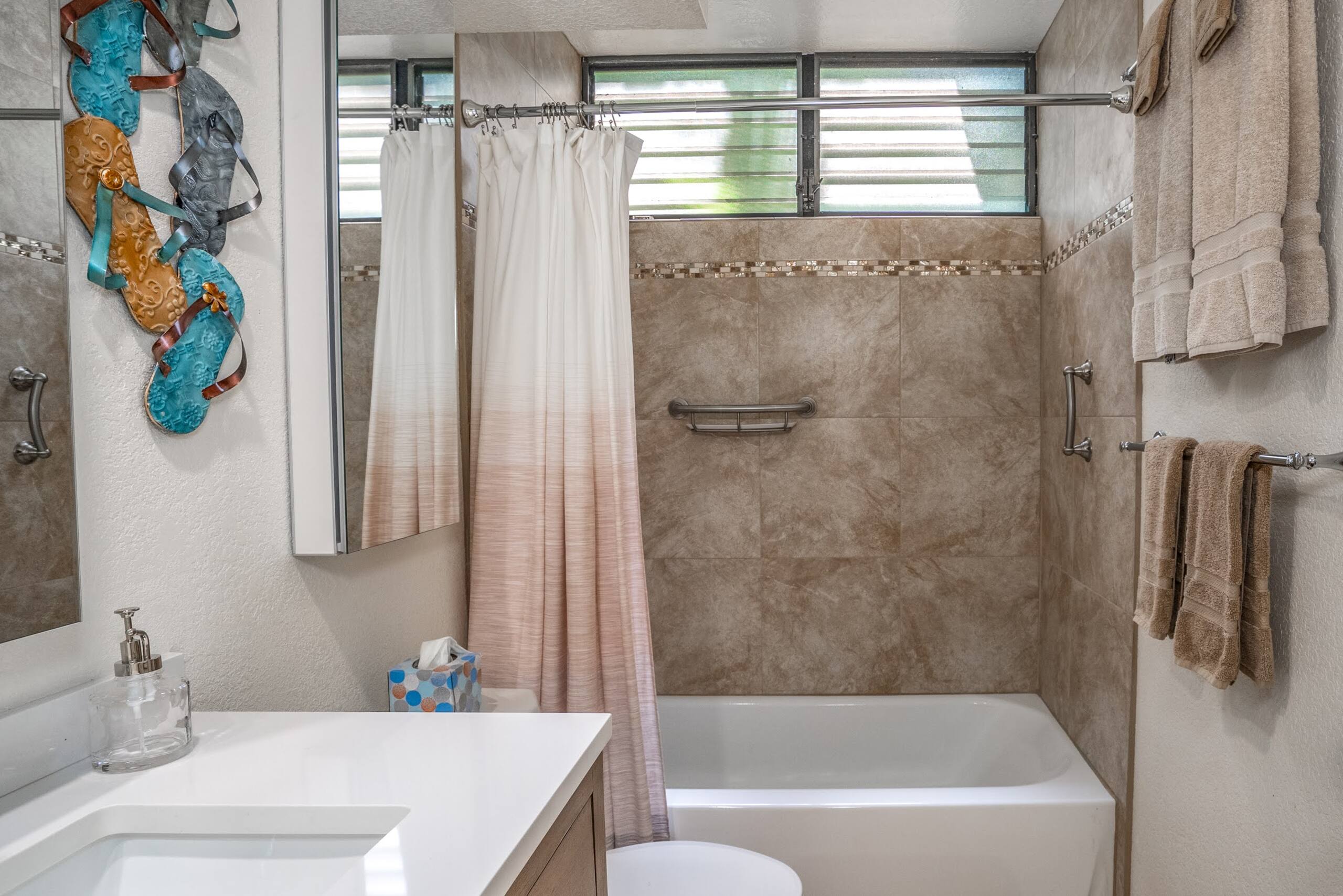 Condo in Kihei · ★4.69 · 1 bedroom · 2 beds · 2 private baths - Image 27